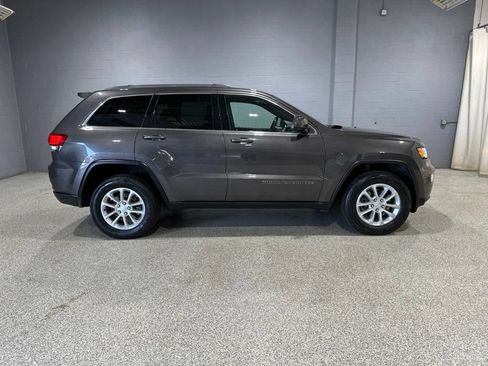 Used 2021 Jeep Grand Cherokee Laredo X AWD/4WD image 2