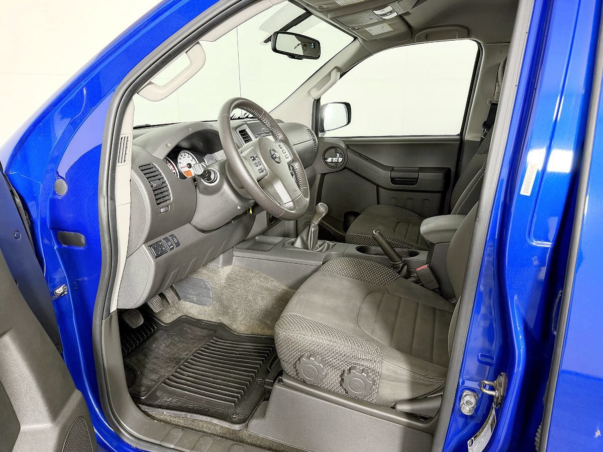 Used 2015 Nissan Xterra PRO-4X AWD/4WD image 32