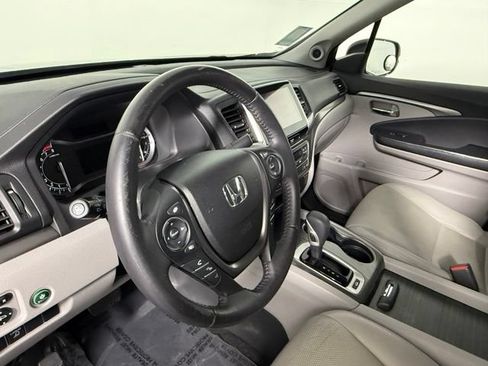 Used 2017 Honda Ridgeline RTL-T image 16