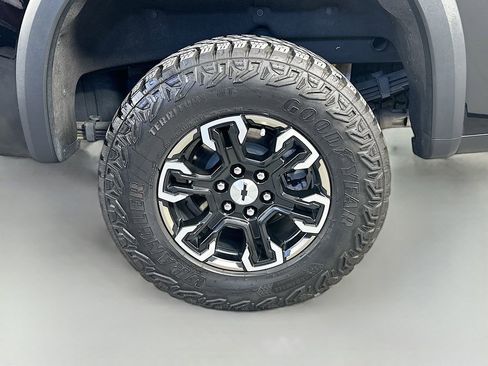 Used 2025 Chevrolet Silverado 1500 ZR2 w/ Technology Package AWD/4WD image 35