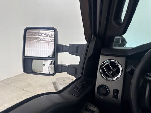 Used 2015 Ford F250 Lariat w/ Lariat Ultimate Package AWD/4WD image 34