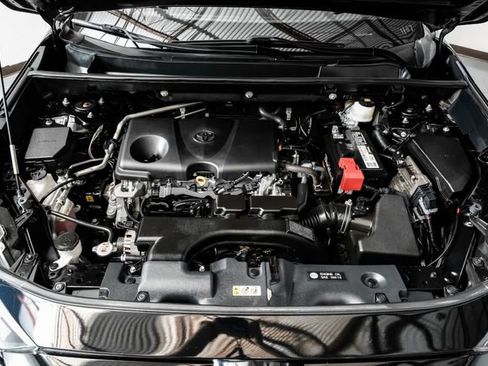 Used 2021 Toyota RAV4 LE image 51