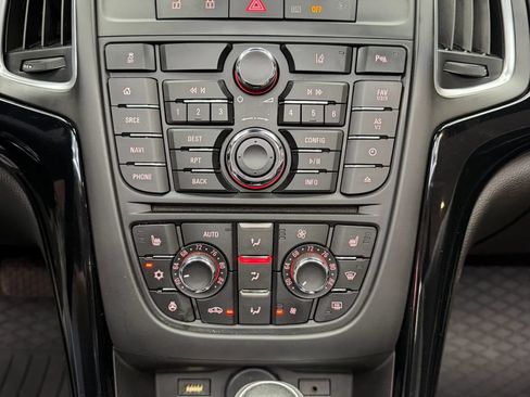Used 2019 Buick Cascada Premium FWD image 17