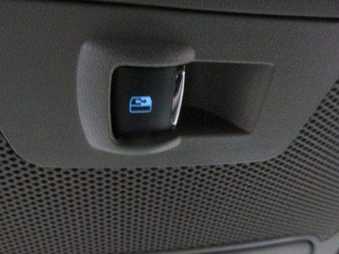 Used 2016 Ford F150 XLT w/ Equipment Group 302A Luxury AWD/4WD image 40