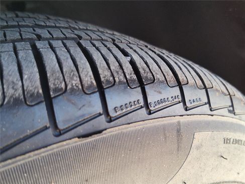 Certified 2025 BMW X4 xDrive30i image 14