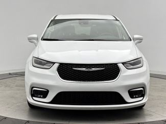 Used 2022 Chrysler Pacifica Touring-L FWD video 2