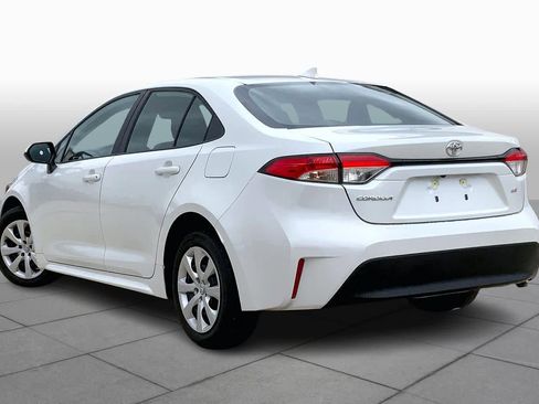 Used 2025 Toyota Corolla LE image 12