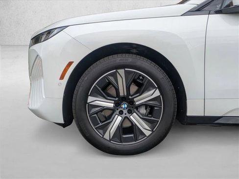 Used 2026 BMW iX xDrive45 image 10