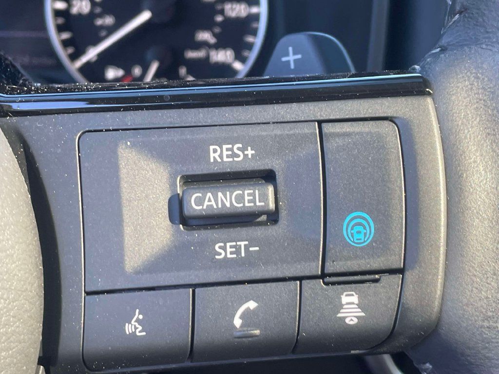 Used 2023 Nissan Rogue SL w/ SL Premium Package FWD image 31