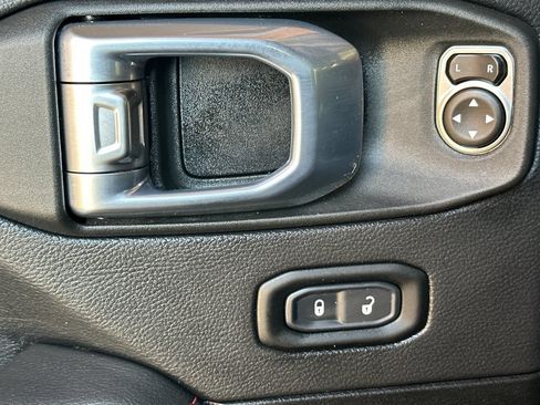 Used 2023 Jeep Wrangler Unlimited Rubicon 4xe AWD/4WD image 14