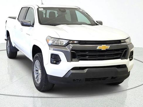 Used 2023 Chevrolet Colorado LT w/ LT Convenience Package AWD/4WD image 2