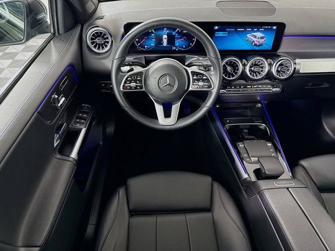 Used 2022 Mercedes-Benz GLB 250 image 21
