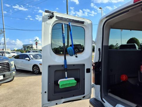 Used 2013 Nissan NV 3500 SL w/ Technology Pkg image 22