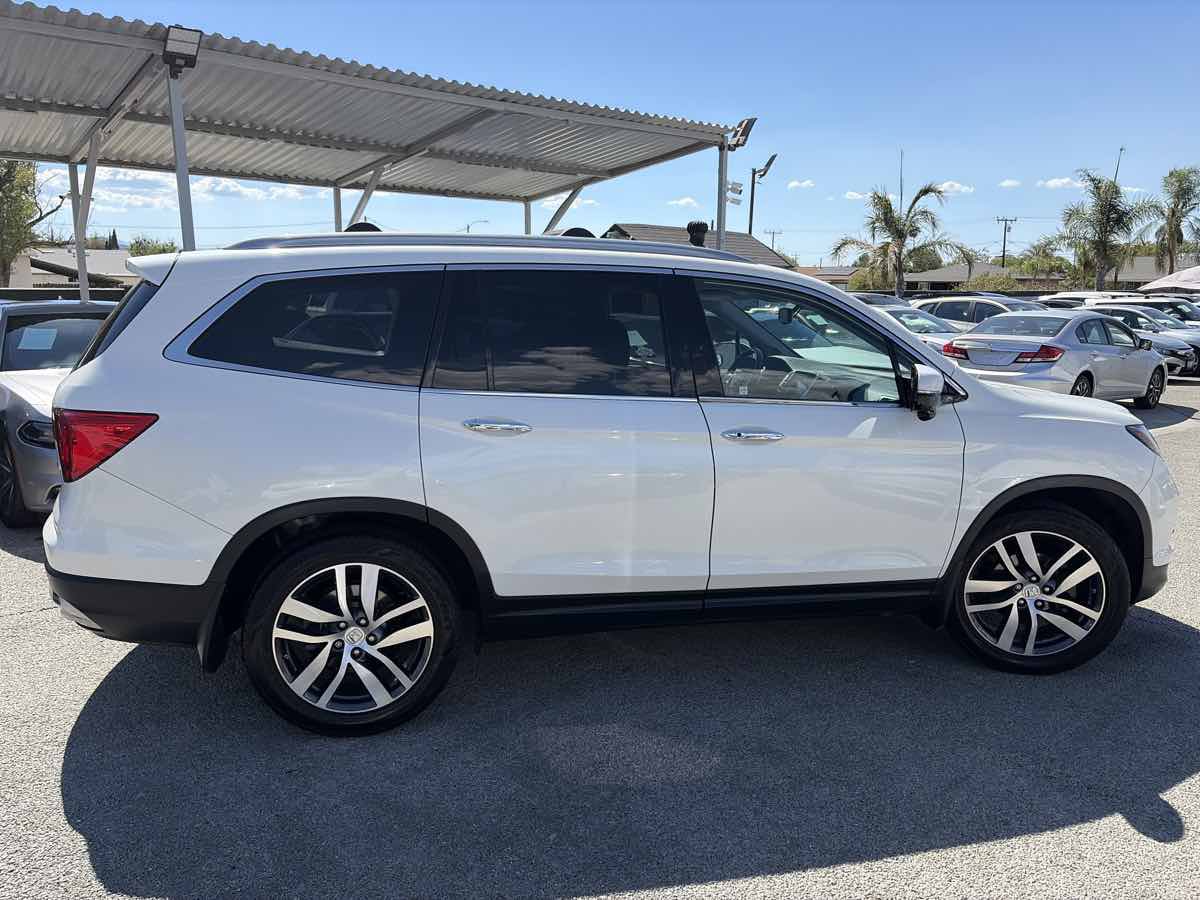 Used 2018 Honda Pilot Touring image 4
