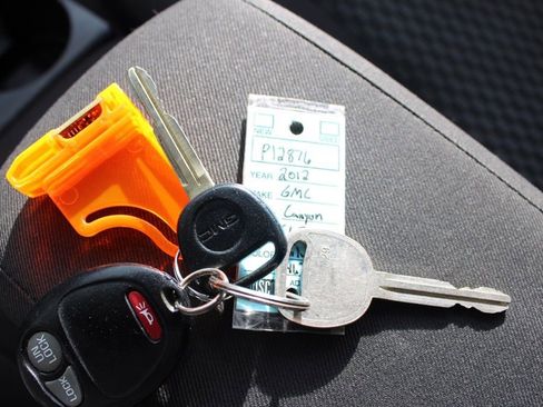 Used 2012 GMC Canyon SLE image 25