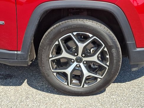 Used 2025 Jeep Compass Limited w/ Sun & Sound Group AWD/4WD image 8
