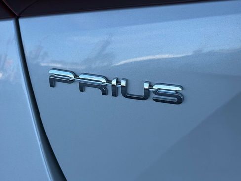 Certified 2021 Toyota Prius L Eco image 13