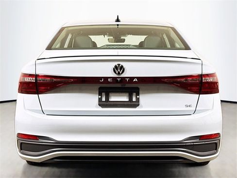 New 2026 Volkswagen Jetta SE image 4
