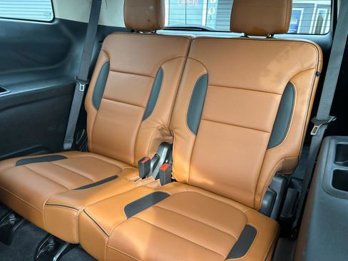 Used 2019 GMC Acadia SLT image 24