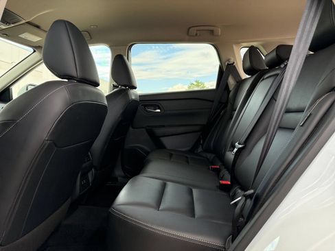 Used 2026 Nissan Rogue SL FWD image 27