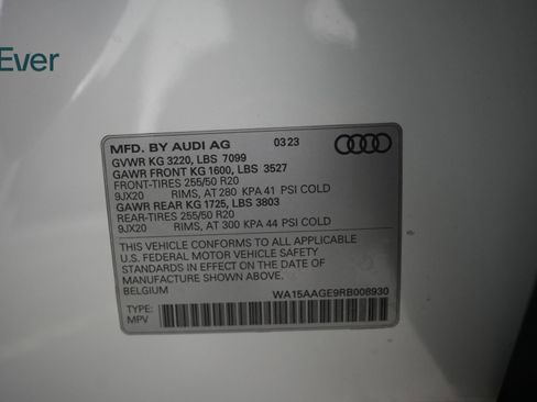 Used 2024 Audi Q8 e-tron Premium Plus w/ Premium Plus Package image 26