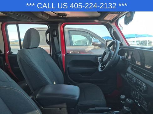 Used 2025 Jeep Gladiator Sport image 20