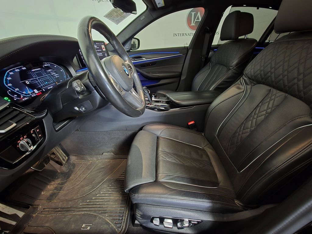 Used 2023 BMW M550i xDrive w/ Executive Package AWD/4WD image 16