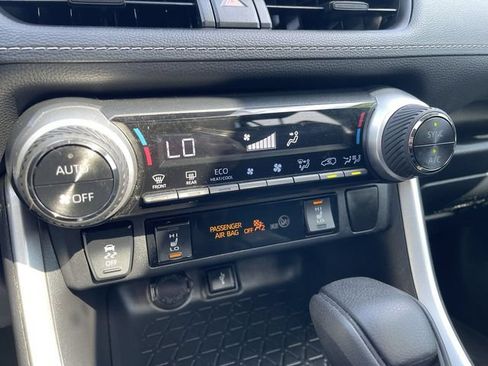 Used 2021 Toyota RAV4 XLE w/ Convenience Package AWD/4WD image 20