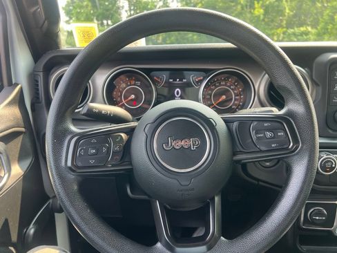 Used 2020 Jeep Wrangler Sport AWD/4WD image 8