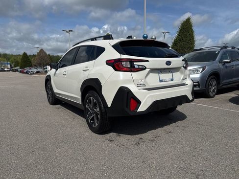 Used 2024 Subaru Crosstrek 2.0i Premium image 3