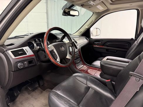 Used 2012 Cadillac Escalade EXT Premium image 12