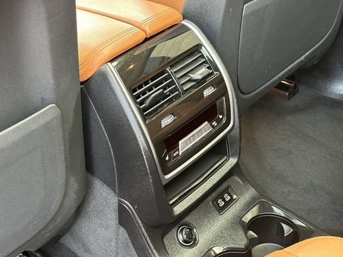 Used 2022 BMW X7 xDrive40i w/ Premium Package image 15