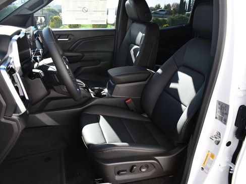 New 2026 GMC Canyon Elevation w/ Convenience Package image 19