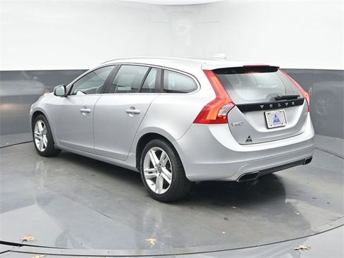 Used 2015 Volvo V60 T5 Premier image 6