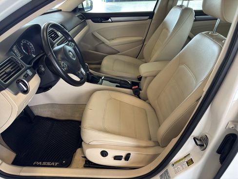 Used 2014 Volkswagen Passat TDI SE image 10