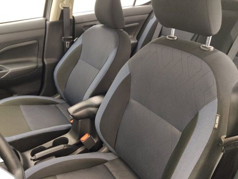 Used 2025 Nissan Versa SV FWD image 17