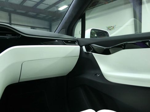 Used 2019 Tesla Model X 100D image 47