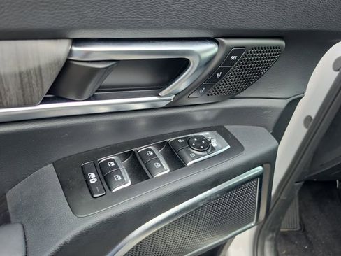 Certified 2025 Kia Telluride SX w/ SX Captain's Chair Package FWD image 19