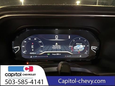 Used 2024 GMC Yukon XL Denali w/ Advanced Technology Package image 26