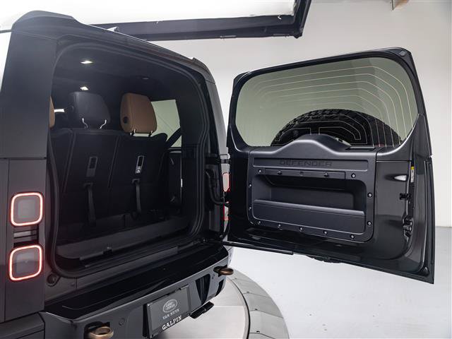 New 2026 Land Rover Defender 130 V8 AWD/4WD image 34