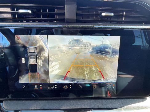 Certified 2025 GMC Sierra 1500 AT4 w/ Technology Package image 13