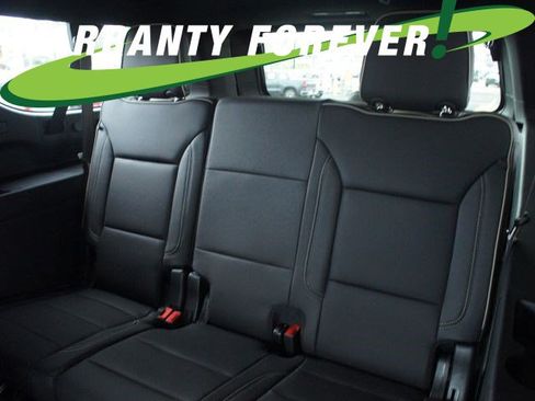New 2026 Chevrolet Suburban Premier w/ Sun And Tow Package AWD/4WD image 10