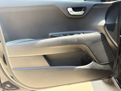 Used 2019 Kia Rio S FWD image 10