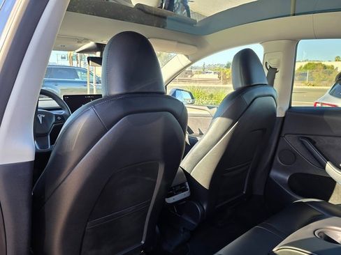 Used 2023 Tesla Model Y AWD image 19