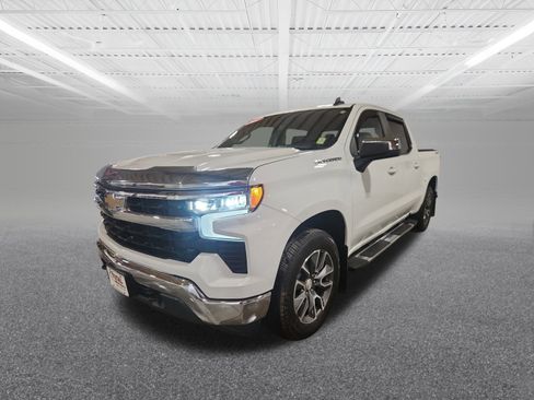 Used 2022 Chevrolet Silverado 1500 LT image 2