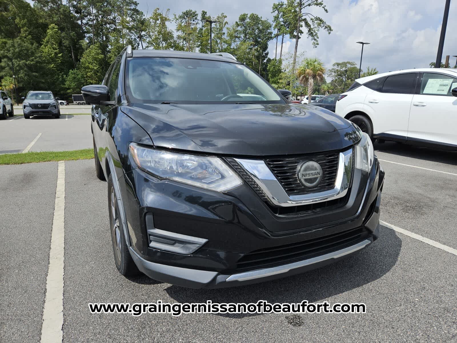 Used 2019 Nissan Rogue SV w/ Premium Package FWD image 4