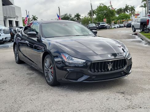 Used 2022 Maserati Ghibli Modena image 3