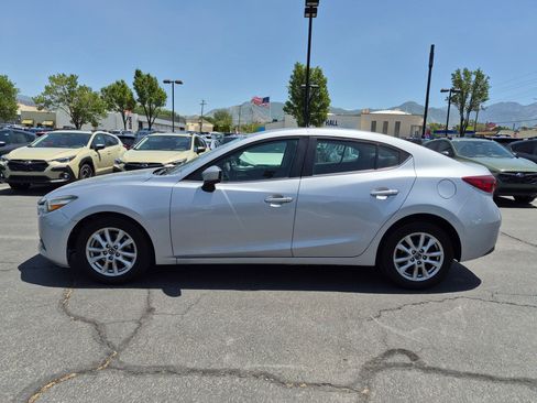 Used 2018 MAZDA MAZDA3 Sport w/ Preferred Equipment Package FWD image 7