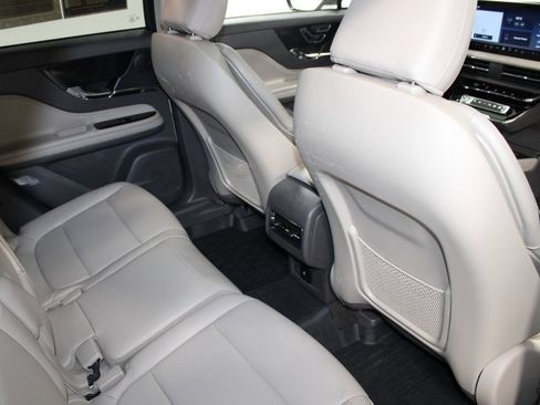Used 2023 Lincoln Corsair FWD image 34