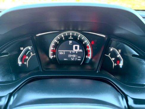 Used 2018 Honda Civic Sport image 15